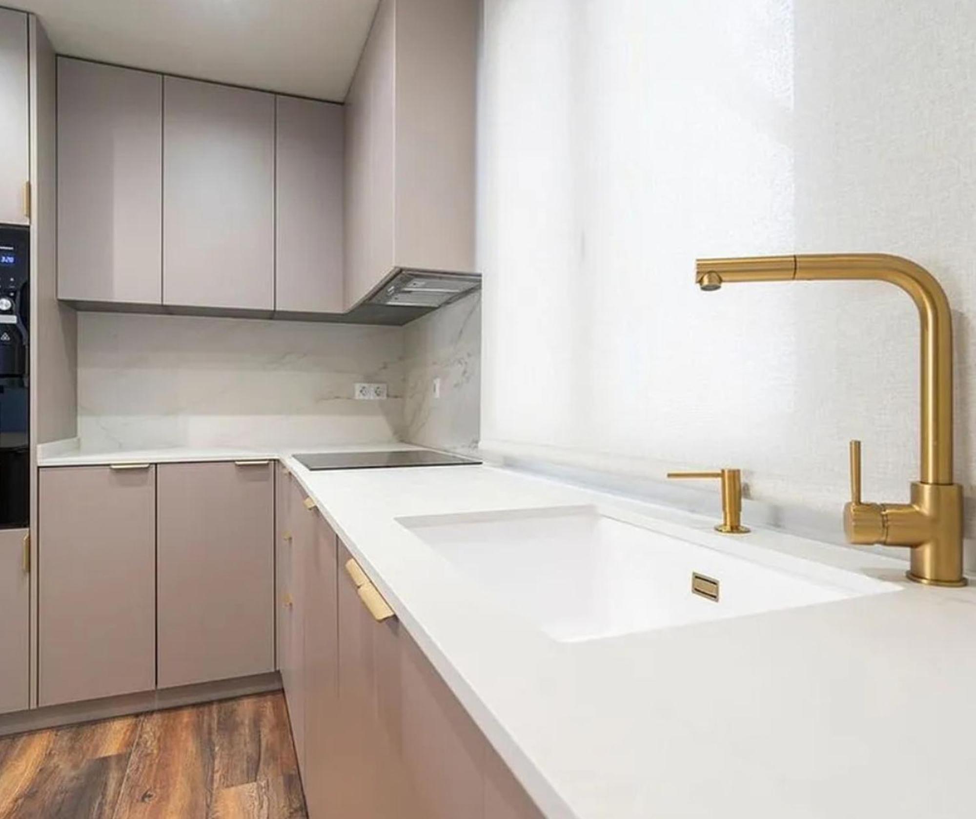 Elegante Con 3 Letti A Appartamento